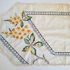 Vintage Hand Embroidered Floral Table Runner 16" x 32"